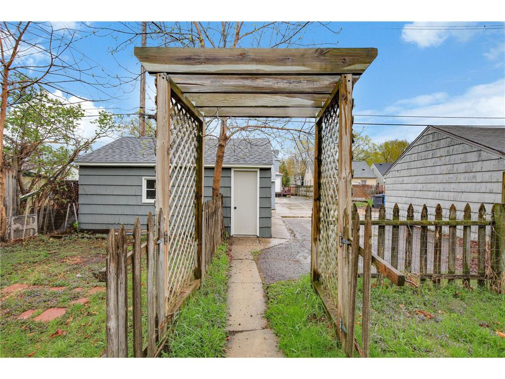 4942 Penn Avenue N Minneapolis MN 55430 7035079 image27