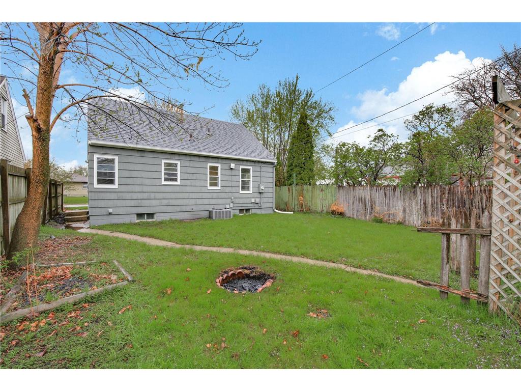 4942 Penn Avenue N Minneapolis MN 55430 7035079 image28