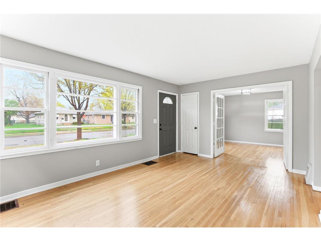 4942 Penn Avenue N Minneapolis MN 55430 7035079 image3