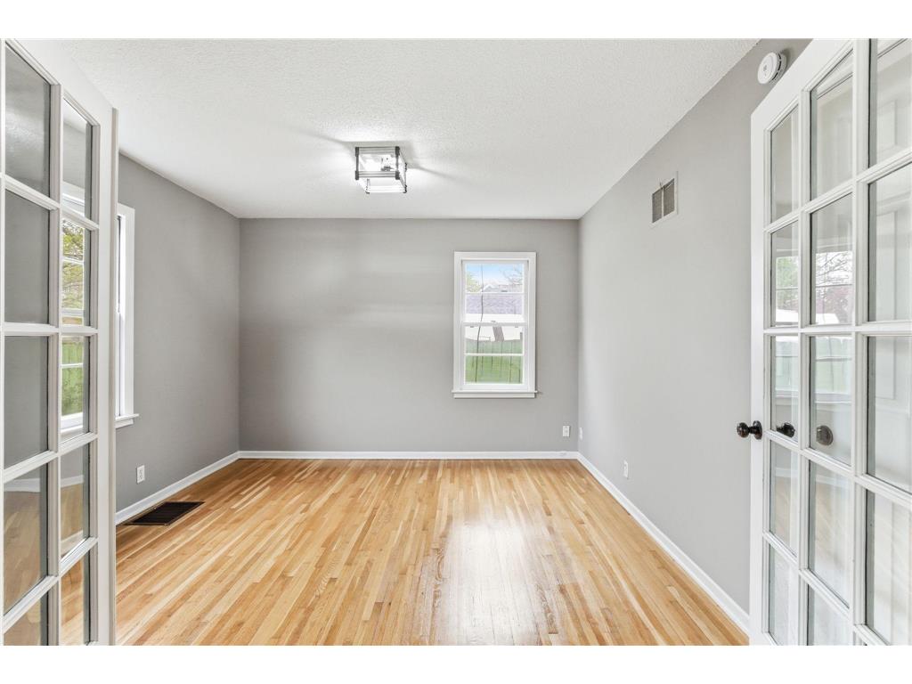 4942 Penn Avenue N Minneapolis MN 55430 7035079 image6