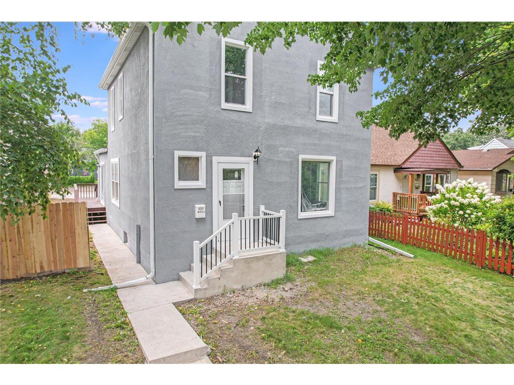 4943 Oliver Avenue N Minneapolis MN 55430 6587577 image1