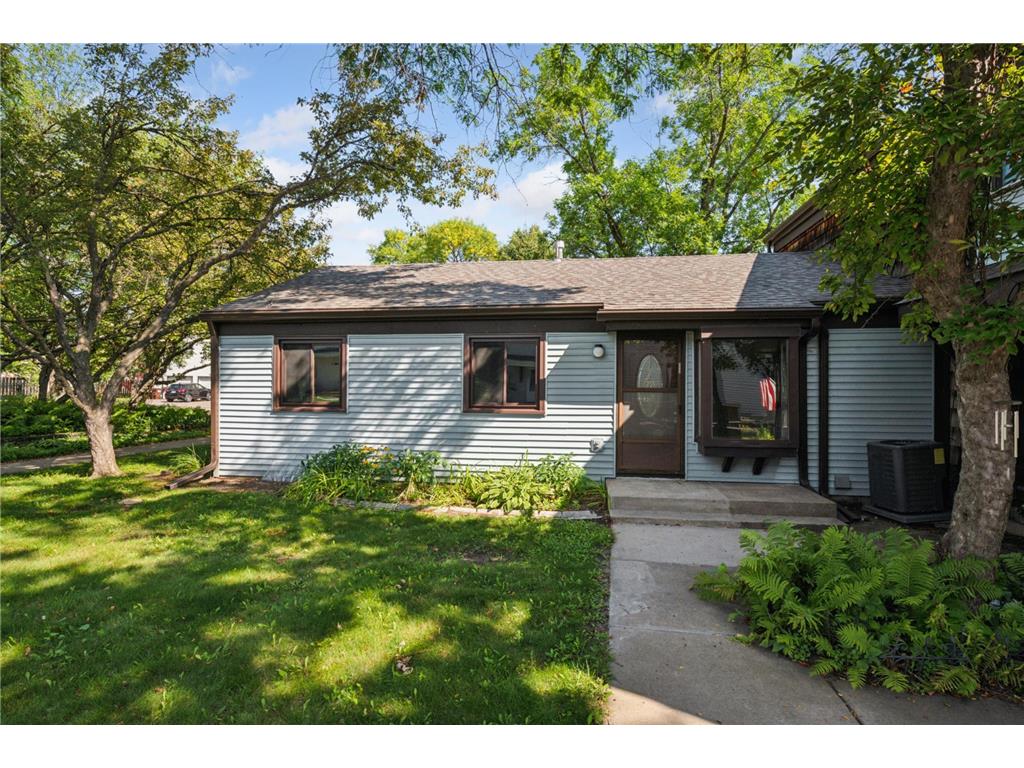 4944 Grenwich Trail N Oakdale MN 55128 6748668 image1