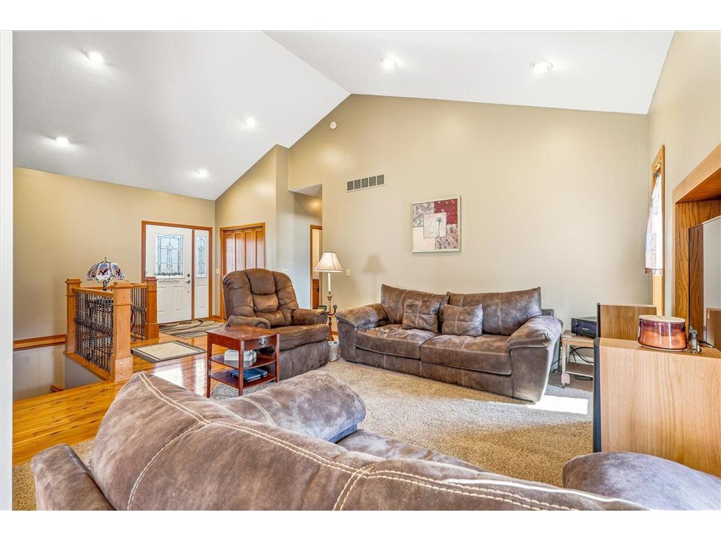 4945 382nd Drive North Branch MN 55056 7015459 image8