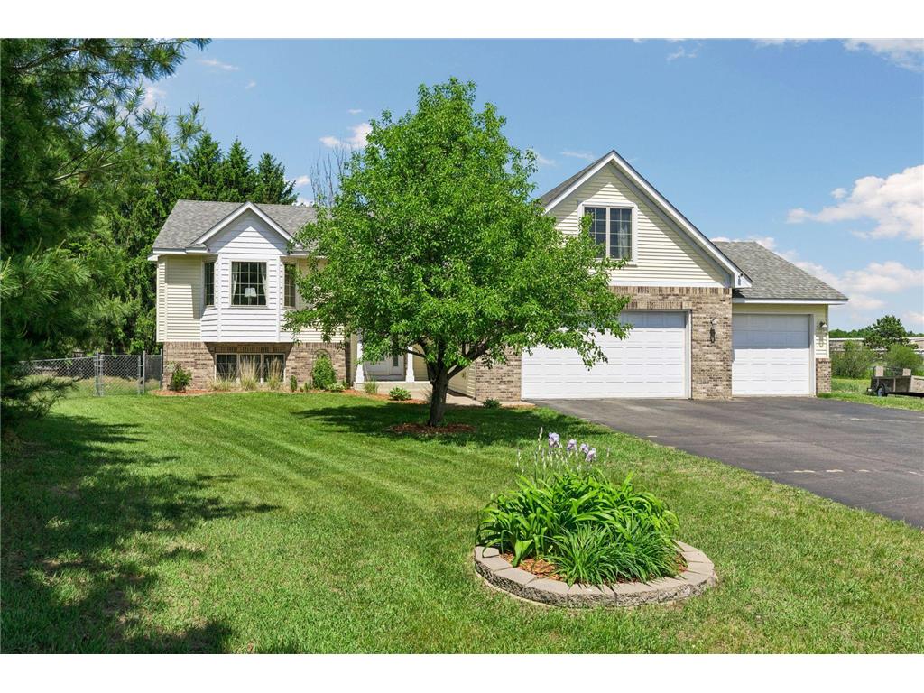 4946 259th Court Wyoming MN 55092 7080405 image1