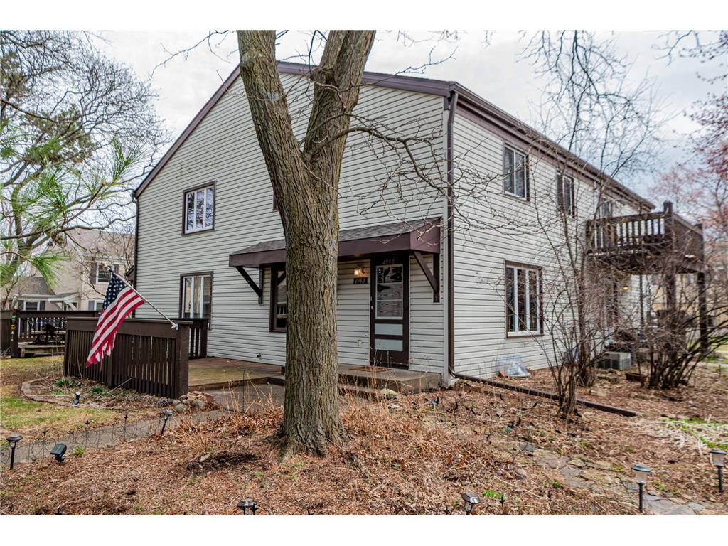 4950 Grenwich Trail N Oakdale MN 55128 7049411 image1