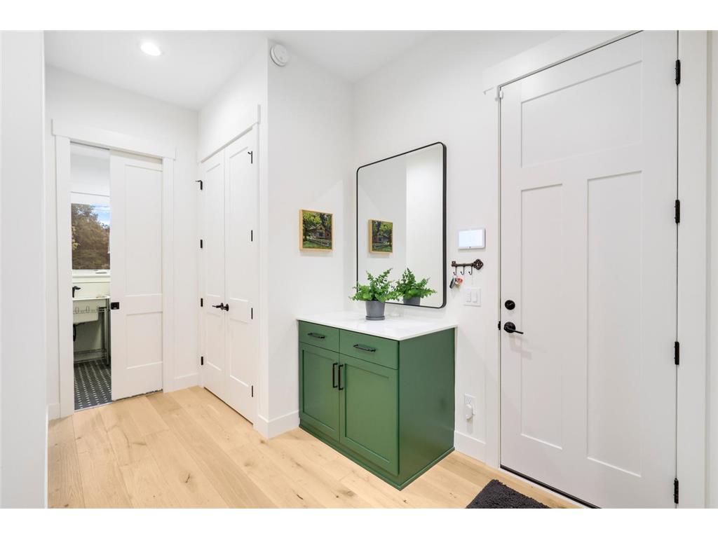 4951 Parkside Circle Eagan MN 55123 6794325 image17