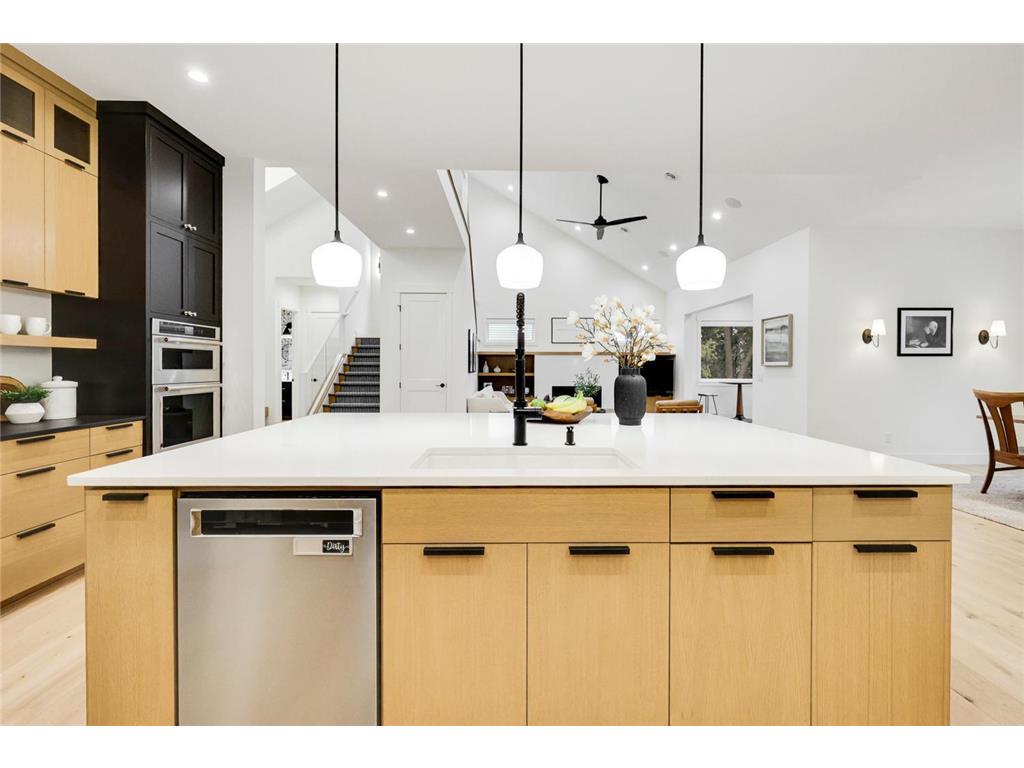 4951 Parkside Circle Eagan MN 55123 6794325 image40