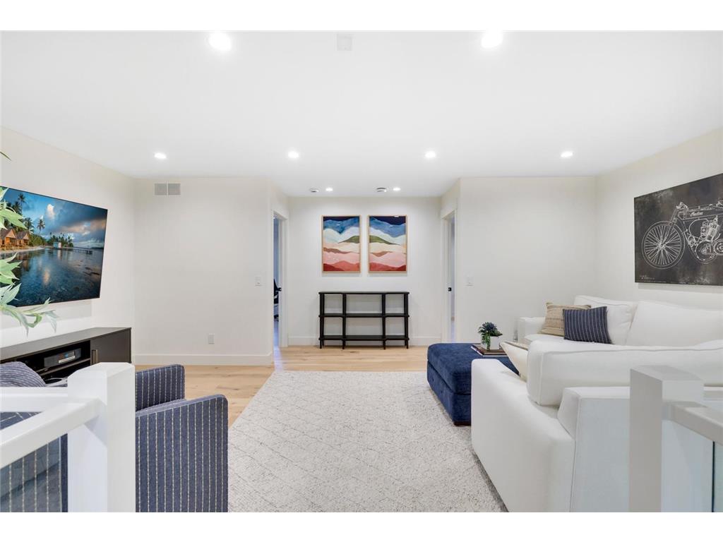 4951 Parkside Circle Eagan MN 55123 6794325 image59