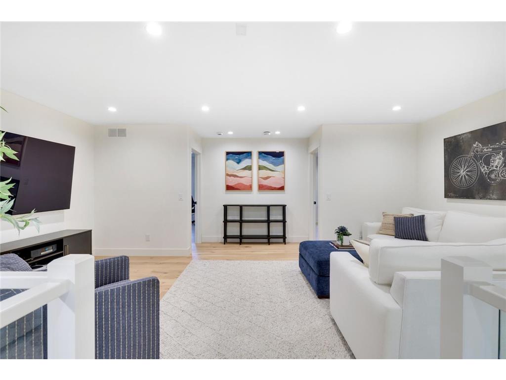 4951 Parkside Circle Eagan MN 55123 6794325 image60