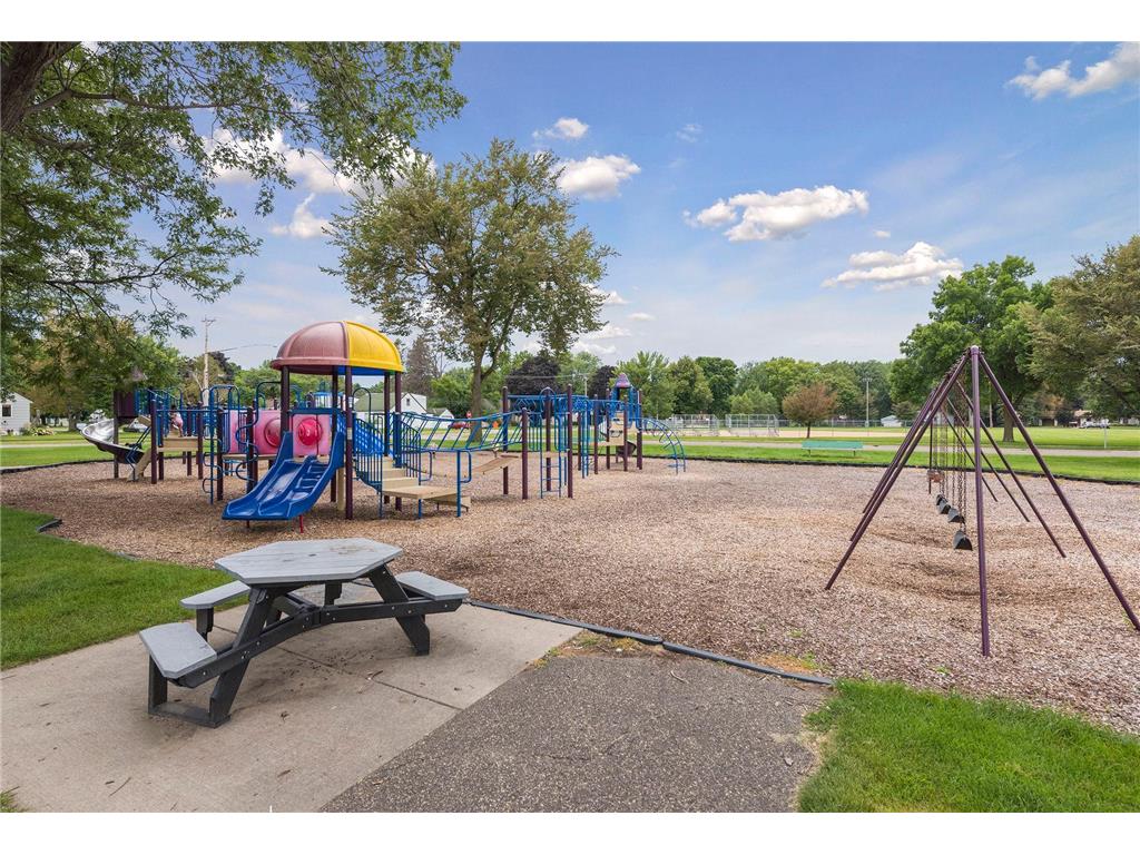4957 Florida Avenue N Crystal MN 55428 7079647 image52