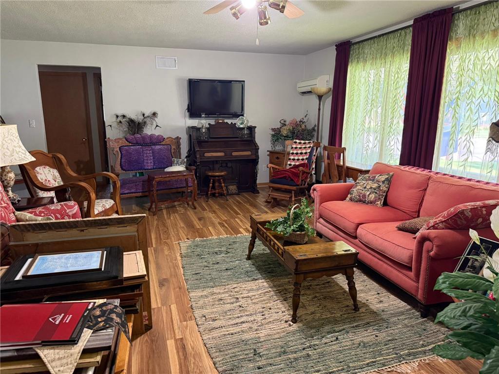 498 7th Street SW Wells MN 56097 6749063 image5