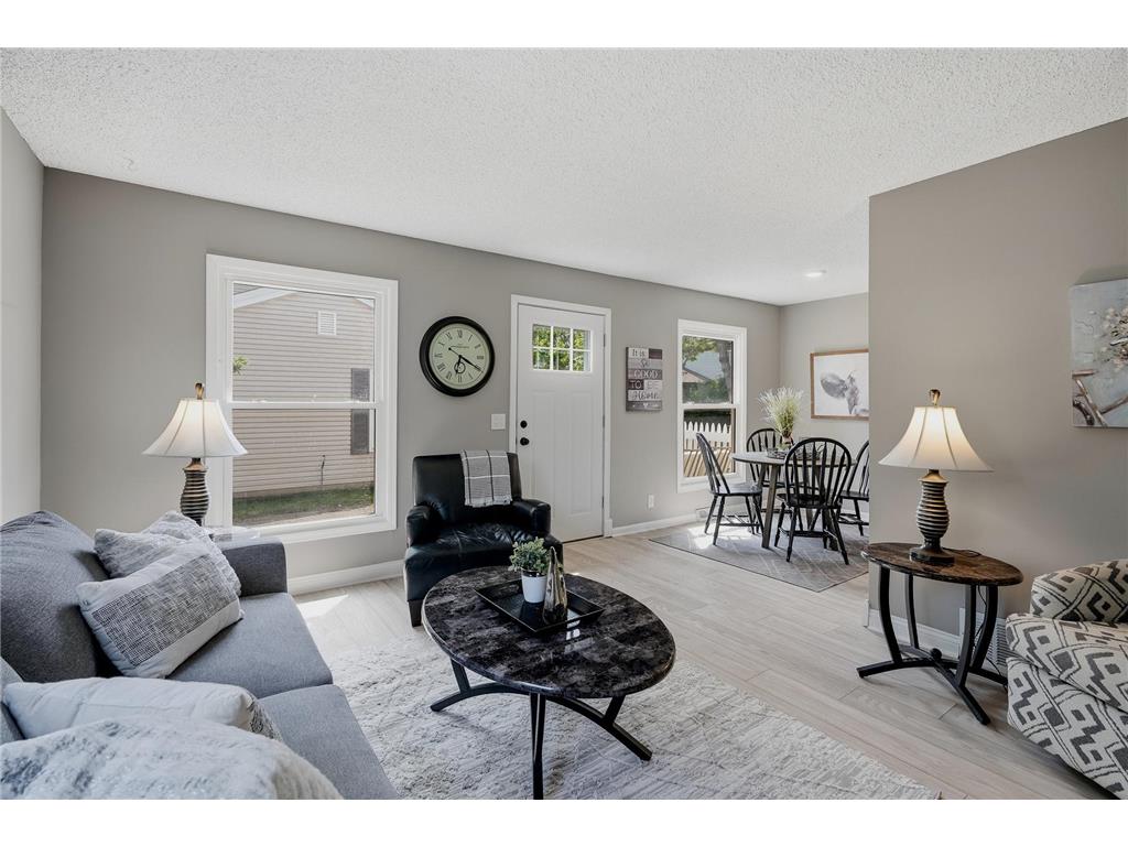 4980 Grenwich Trail N Oakdale MN 55128 7114129 image1
