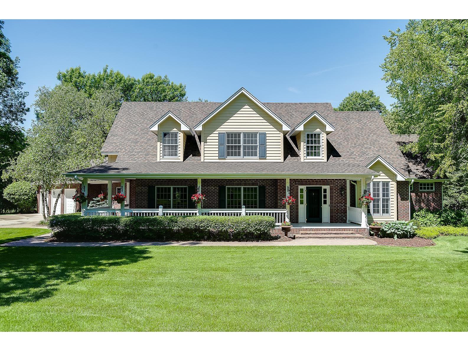 5 Hillcrest Drive, Dellwood, MN, 55110 MLS 5762239 Edina Realty