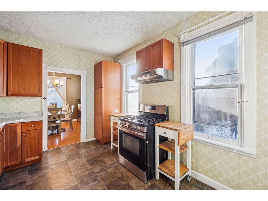 50 6th Avenue S, Hopkins, MN, 55343 | MLS: 7007336 | Edina Realty