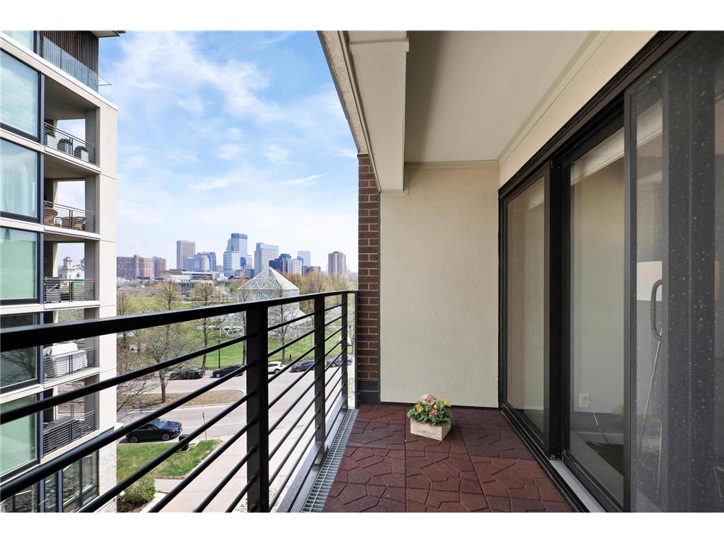 50 Groveland Terrace #C305 Minneapolis MN 55403 6360975 image1