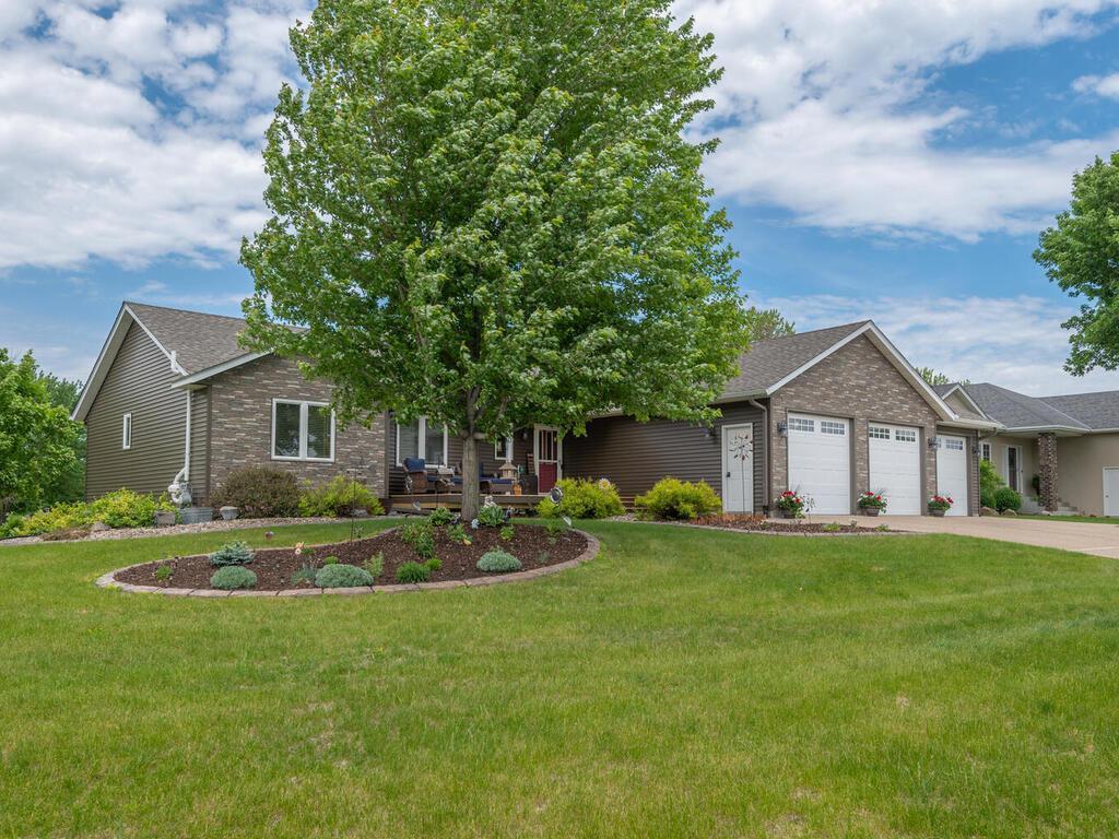 500 Chalupsky Avenue NE, New Prague, MN, 56071 MLS 6379567 Edina