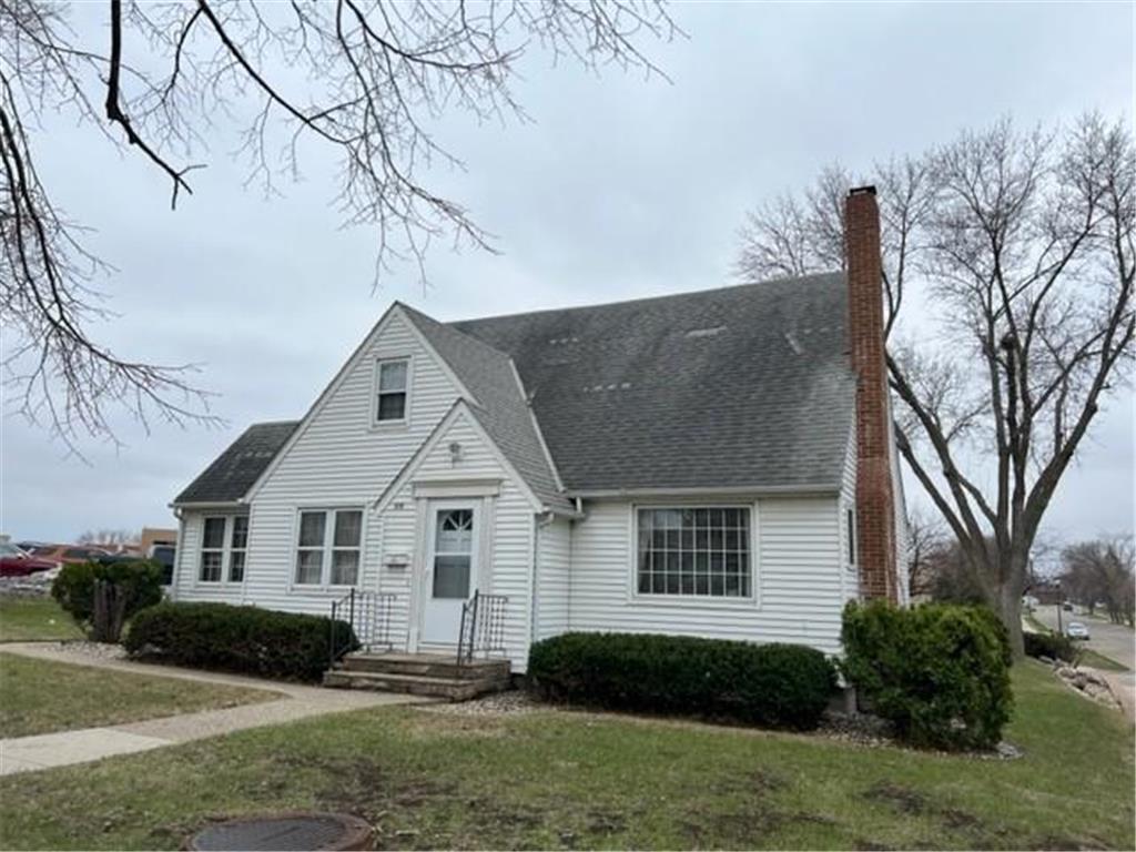 500 Charles Avenue Marshall MN 56258 6352384 image1