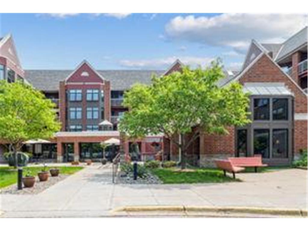 500 County Road B W #105 Roseville MN 55113 6362637 image1