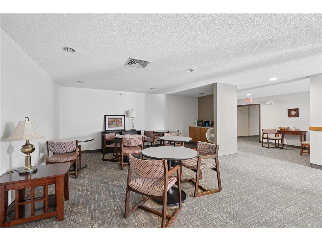 500 County Road B W #111 Roseville MN 55113 7080892 image21