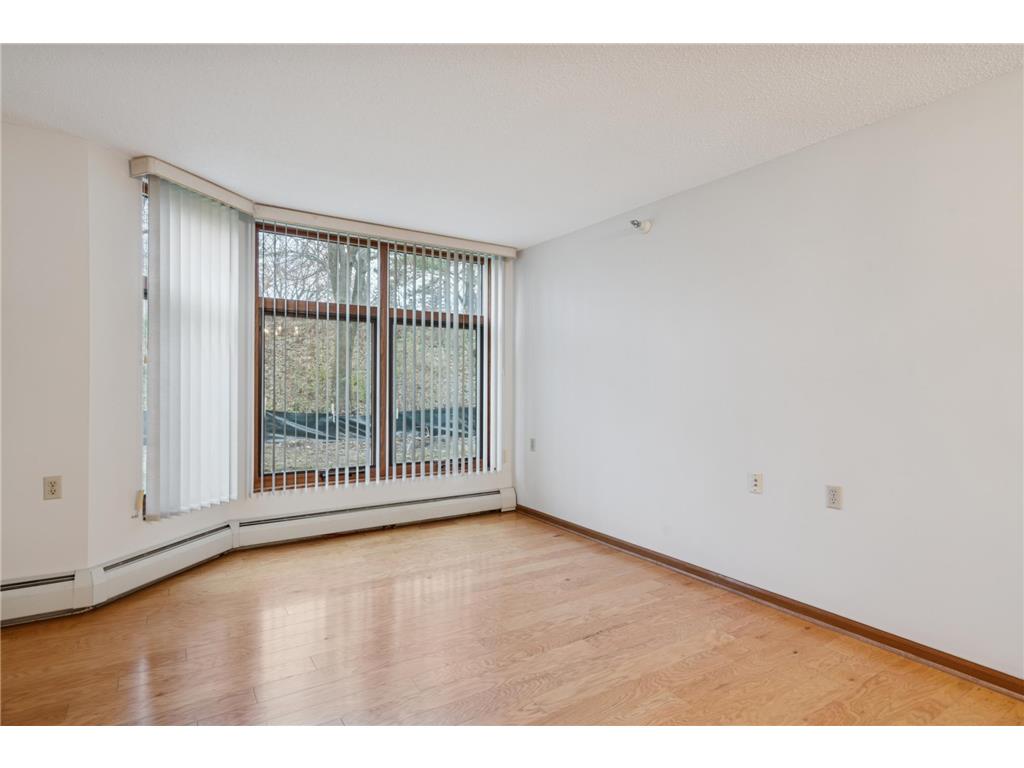 500 County Road B W #122 Roseville MN 55113 6819071 image12