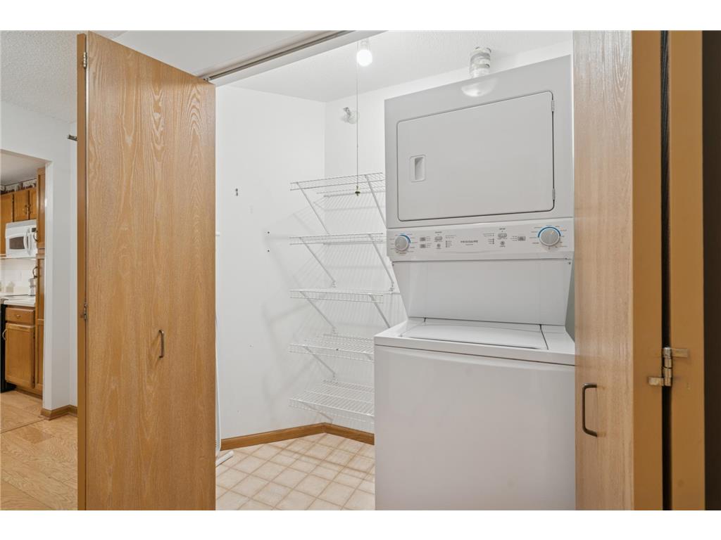 500 County Road B W #122 Roseville MN 55113 6819071 image19