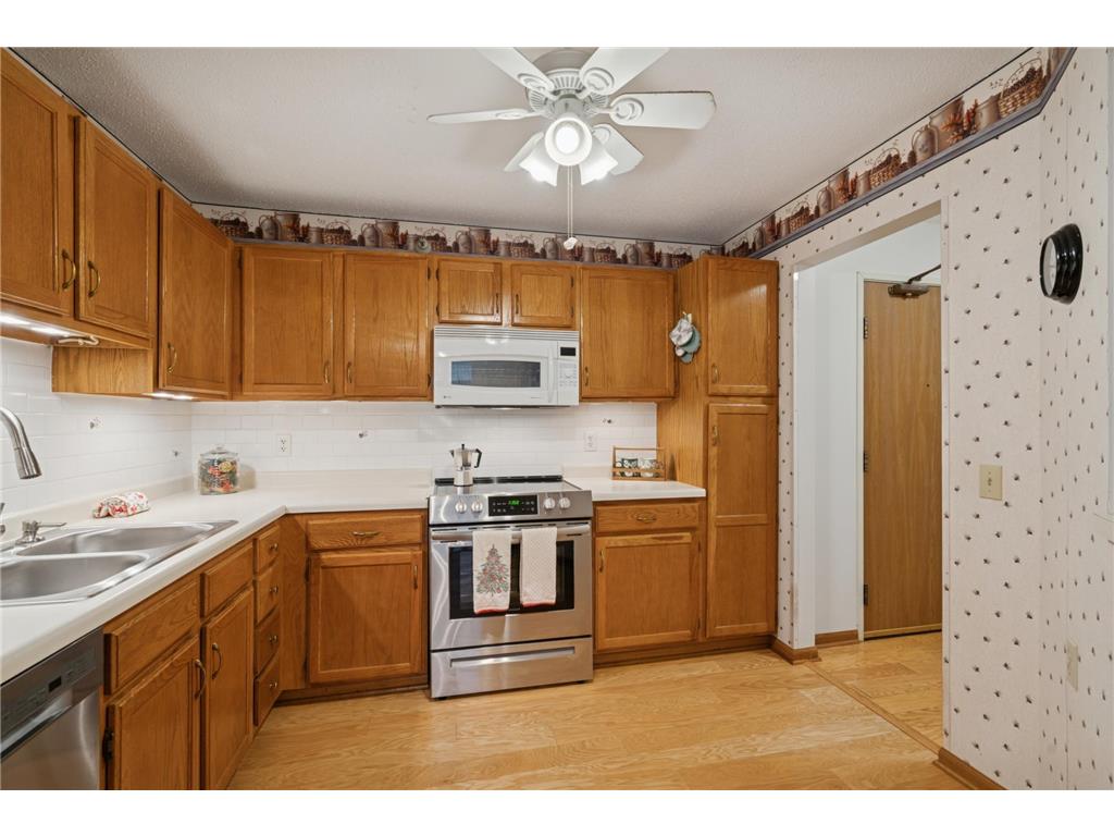 500 County Road B W #122 Roseville MN 55113 6819071 image3