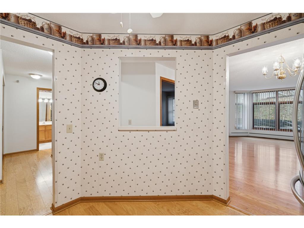 500 County Road B W #122 Roseville MN 55113 6819071 image5