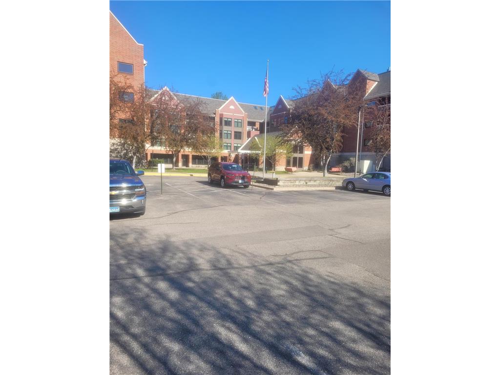 500 County Road B W #136 Roseville MN 55113 6525531 image1