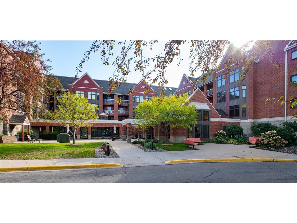 500 County Road B W #220 Roseville MN 55113 6449415 image1