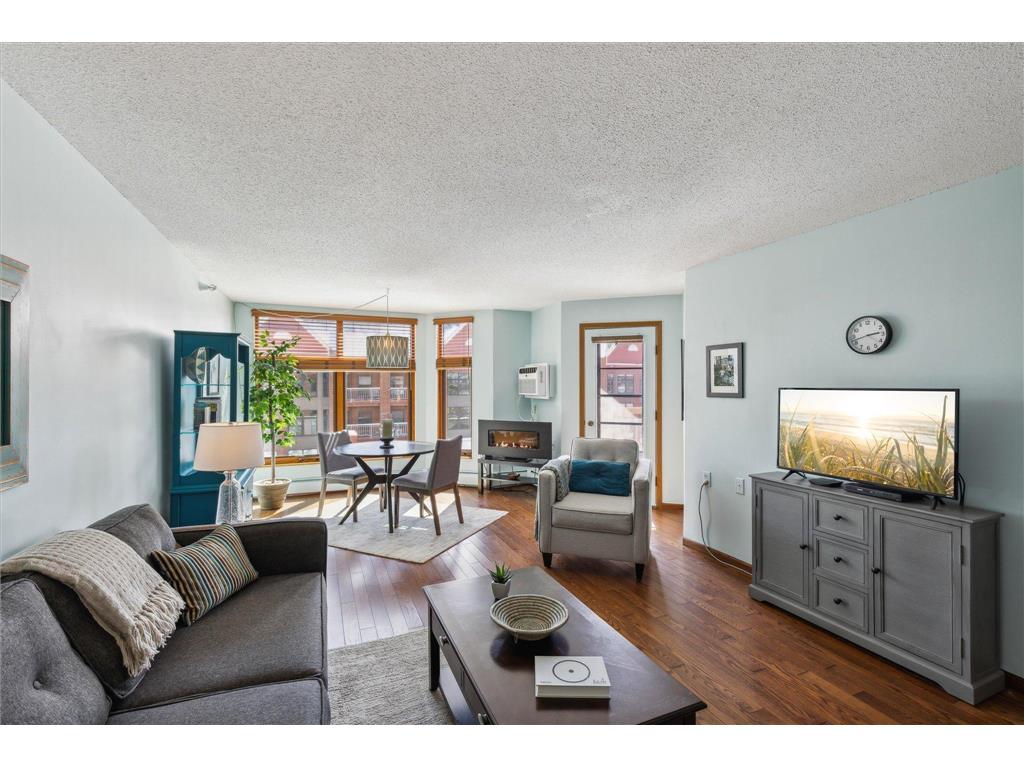 500 County Road B W #335 Roseville MN 55113 6484076 image1