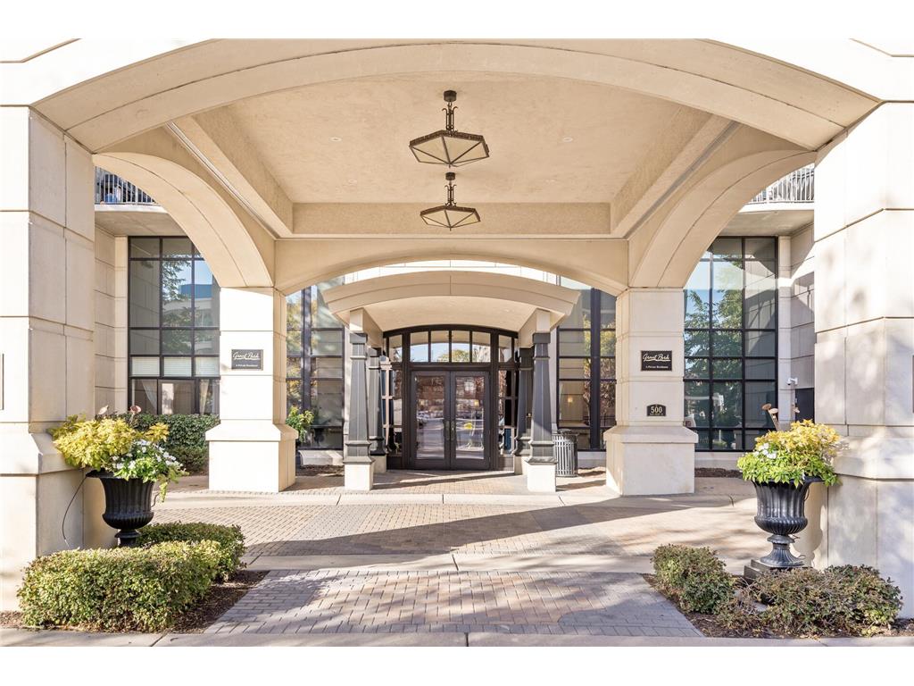 500 E Grant Street #1604 Minneapolis MN 55404 6619176 image1