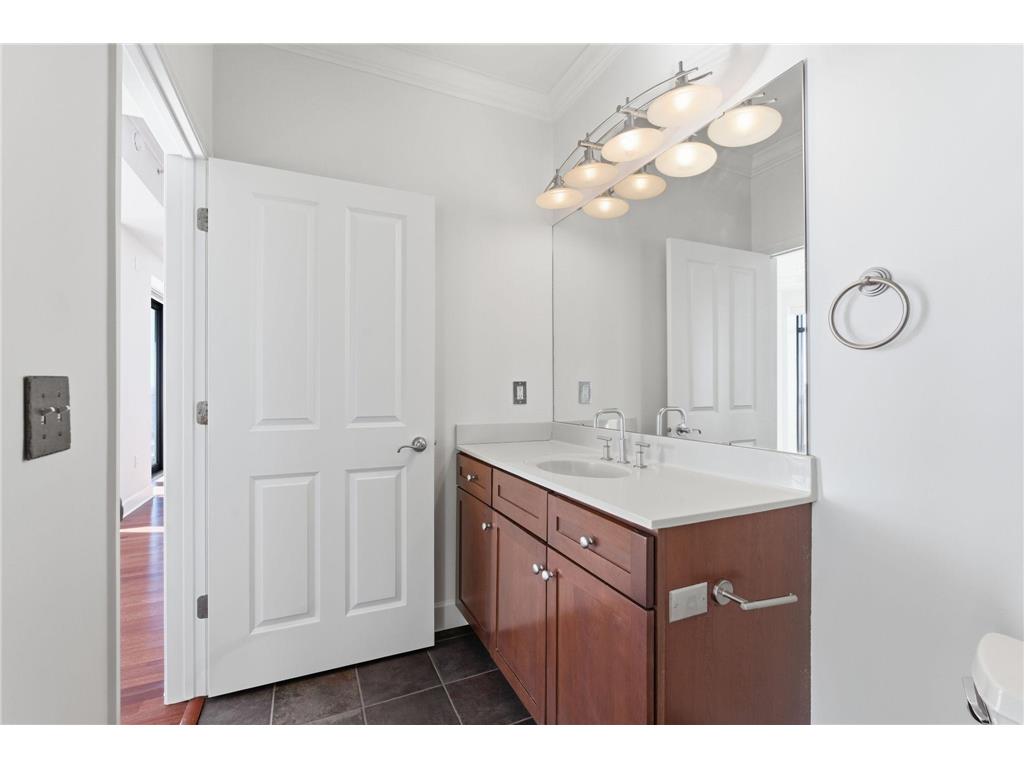 500 E Grant Street #2406 Minneapolis MN 55404 7028323 image27