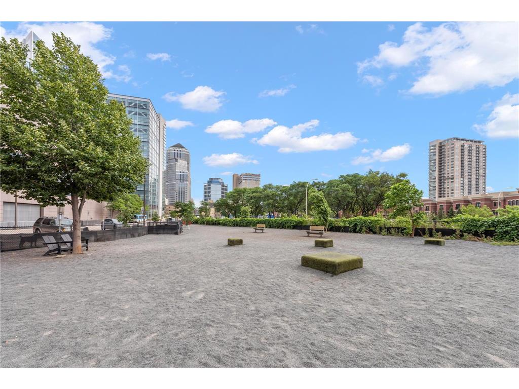500 E Grant Street #2406 Minneapolis MN 55404 7086171 image4