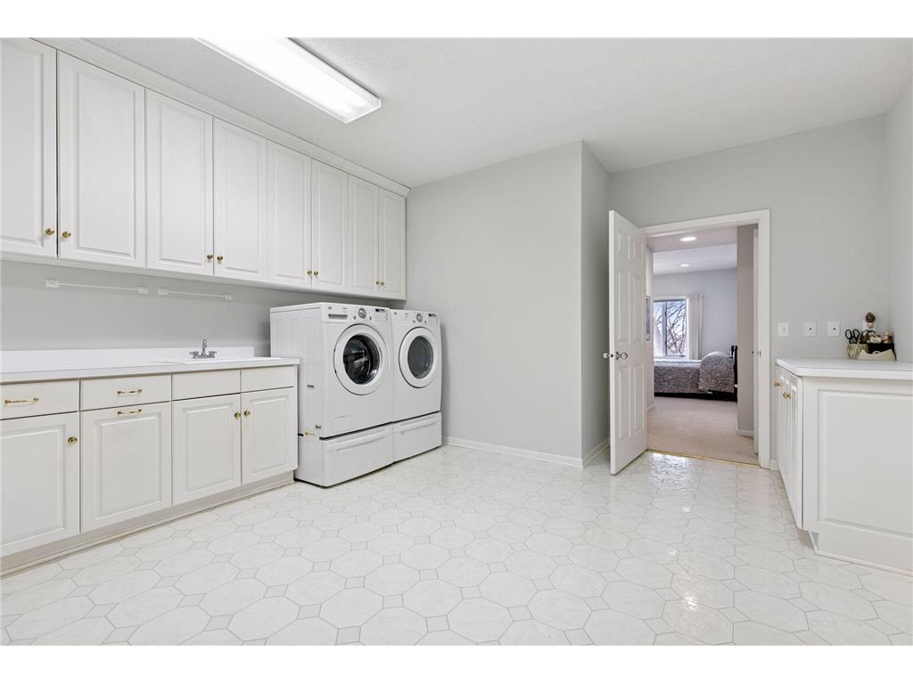 5000 Malibu Drive Edina MN 55436 7068441 image32