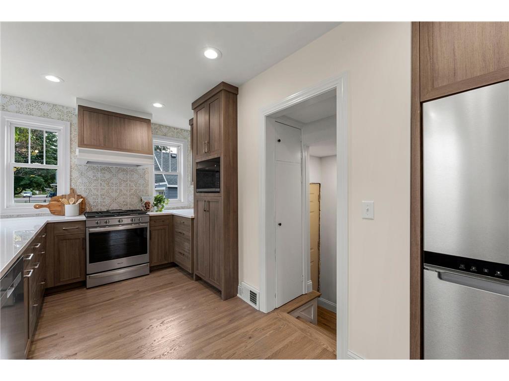 5003 Fairview Avenue N Crystal MN 55429 7061580 image12