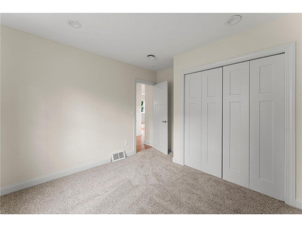 5003 Fairview Avenue N Crystal MN 55429 7061580 image16