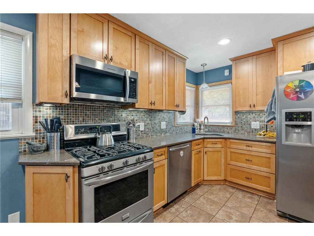 5006 Zenith Avenue N Brooklyn Center MN 55429 7020278 image12