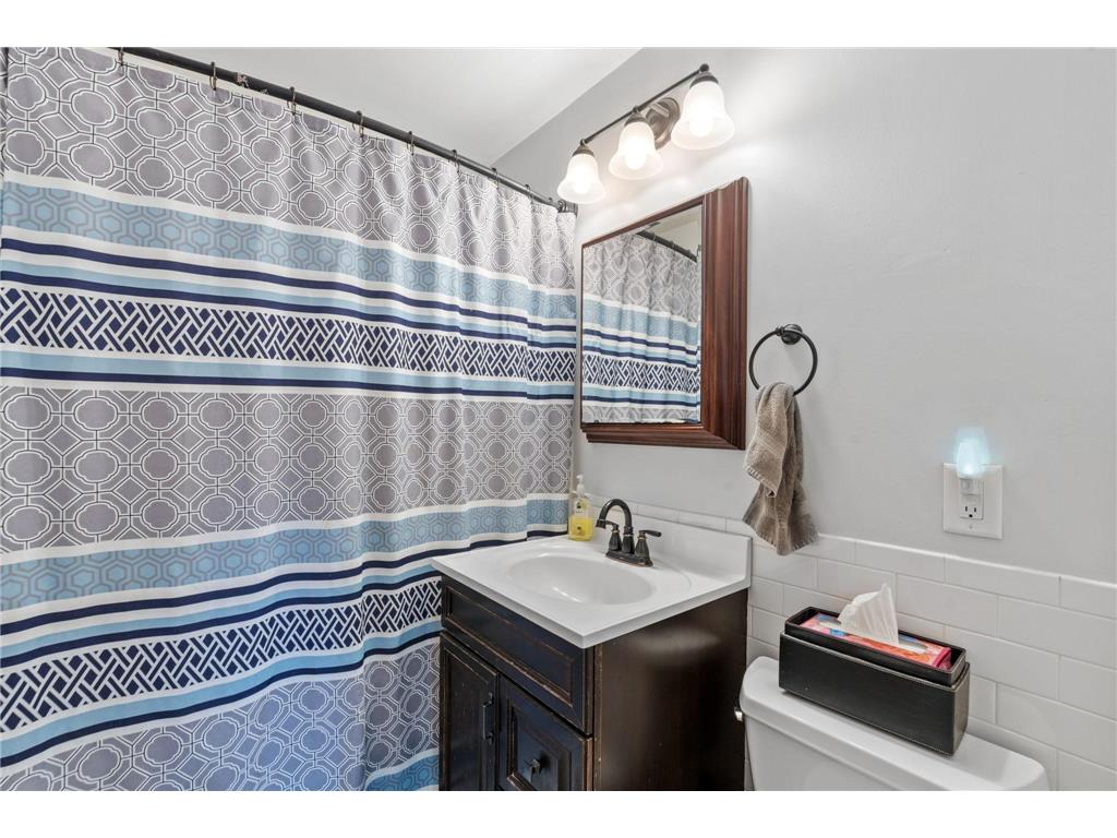 5006 Zenith Avenue N Brooklyn Center MN 55429 7020278 image17