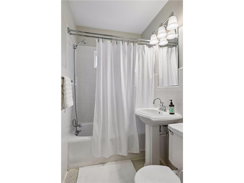 5009 Washburn Avenue S Minneapolis MN 55410 7043823 image21