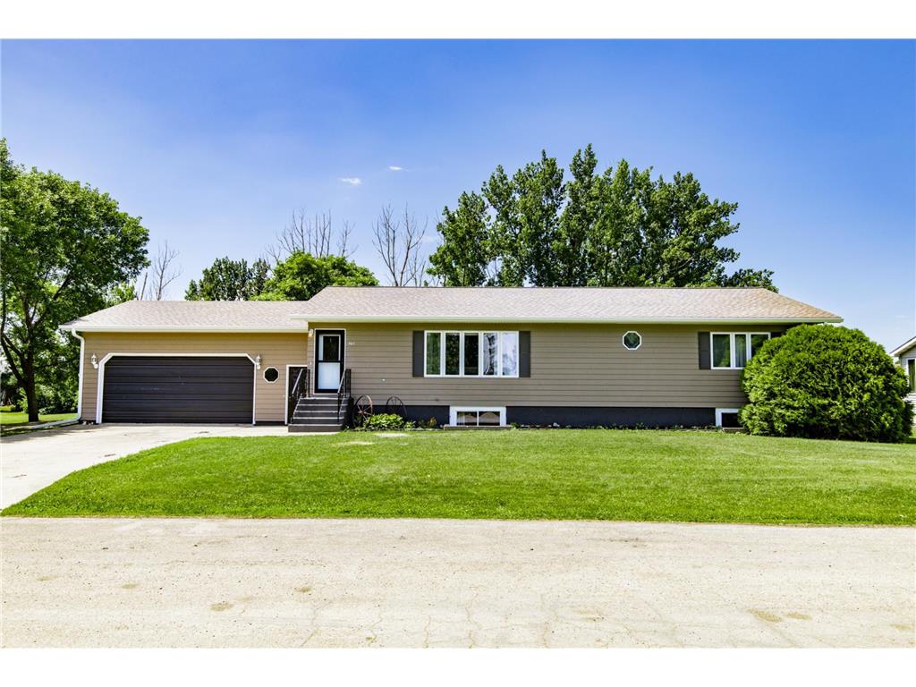 501 1st Street NW Hillsboro ND 58045 7091030 image1