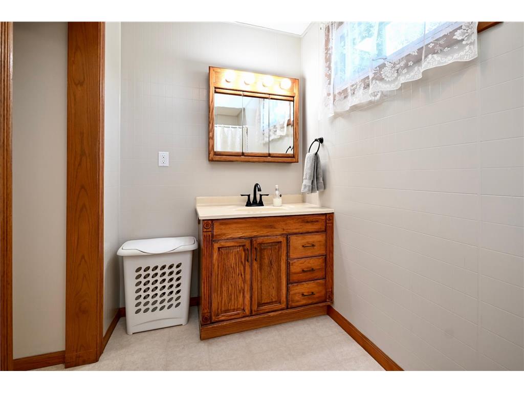 501 E Howard (10th) Street Winona MN 55987 7085866 image14