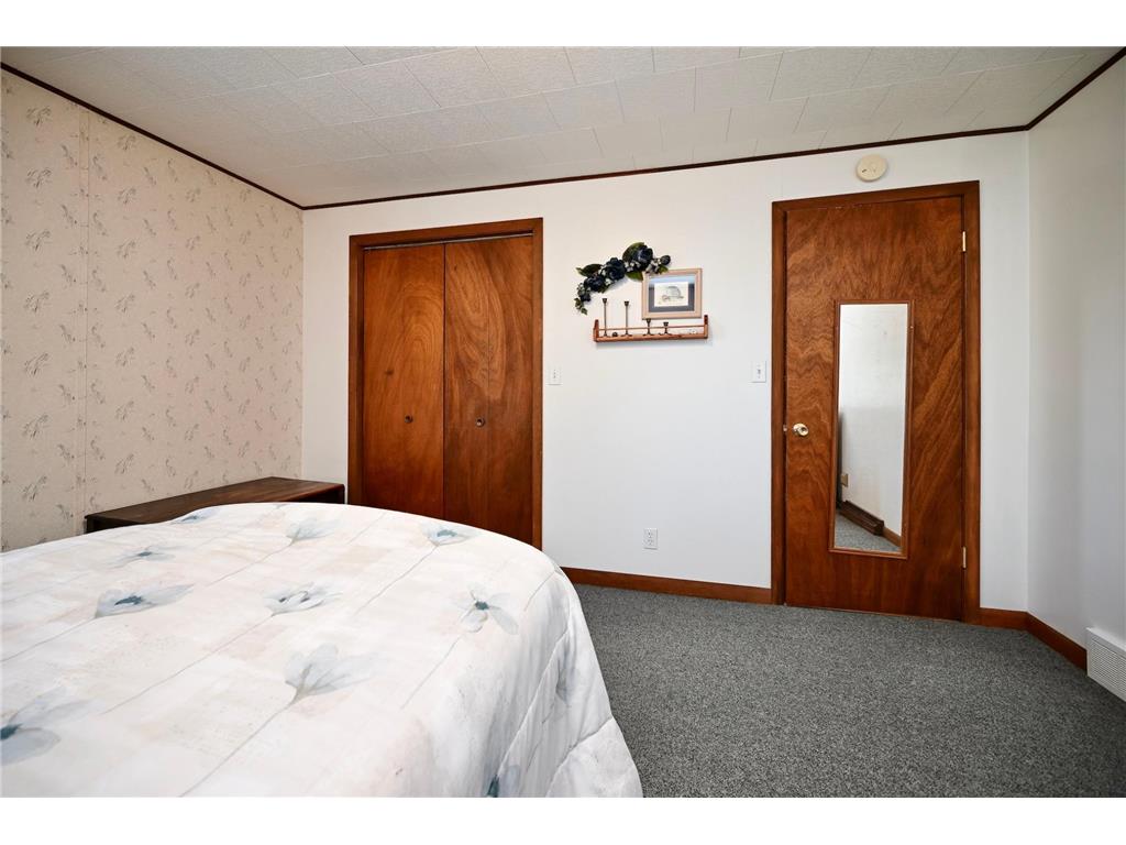 501 E Howard (10th) Street Winona MN 55987 7085866 image18