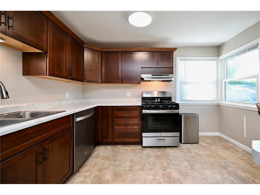 501 E Howard (10th) Street Winona MN 55987 7085866 image8