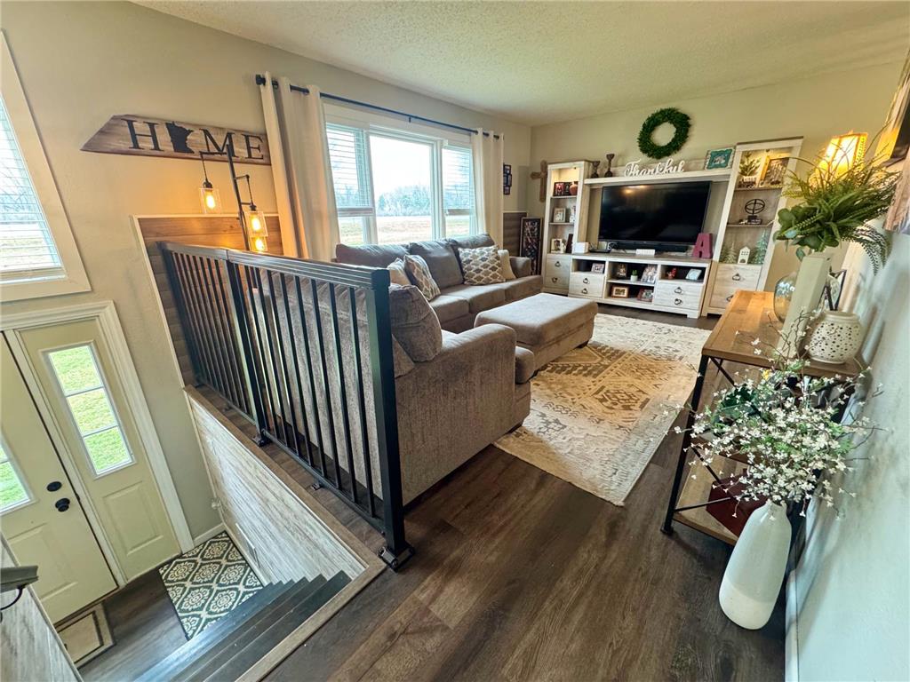 501 Hawthorne Drive Marshall MN 56258 7050110 image2