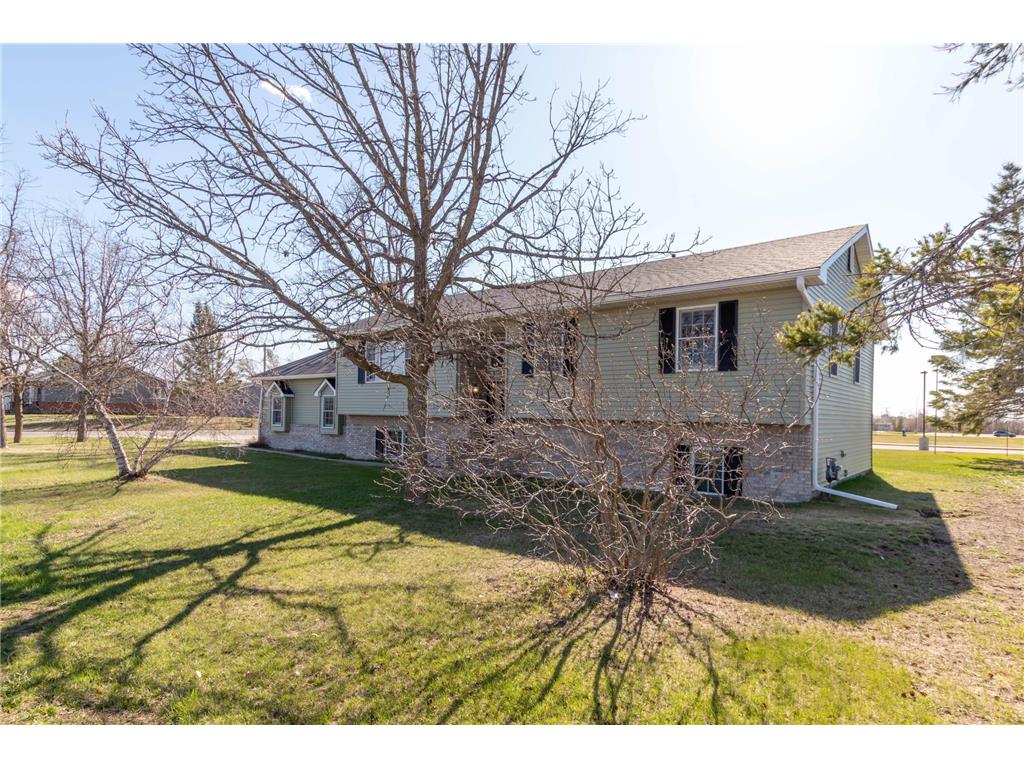 501 Lake Avenue NE Bemidji MN 56601 7072162 image2