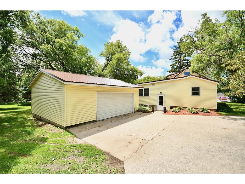 501 Roosevelt Avenue Detroit Lakes MN 56501 6564294 image1