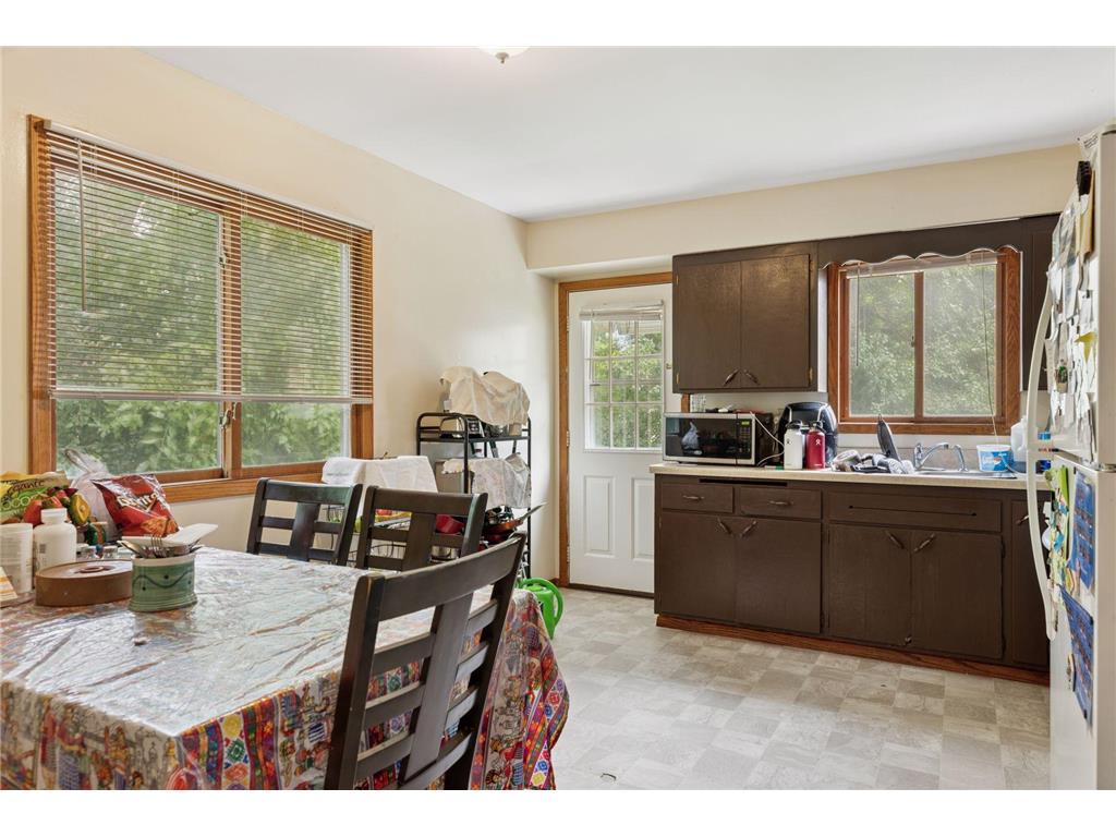 501 Shadyside Circle, Hopkins, MN, 55343 | MLS: 6771486 | Edina Realty