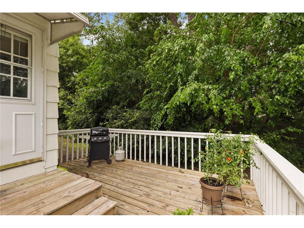 501 Shadyside Circle, Hopkins, MN, 55343 | MLS: 6771486 | Edina Realty