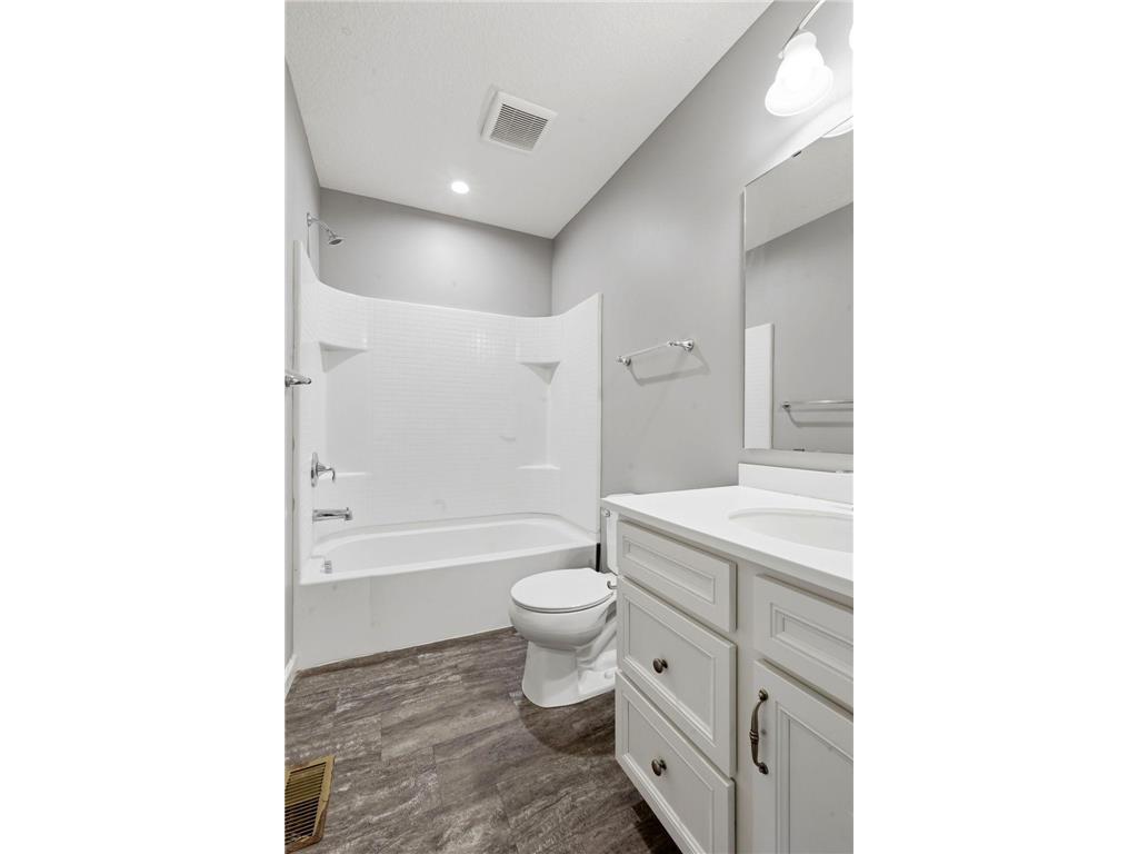 5010 93rd Avenue N Brooklyn Park MN 55443 7035348 image23