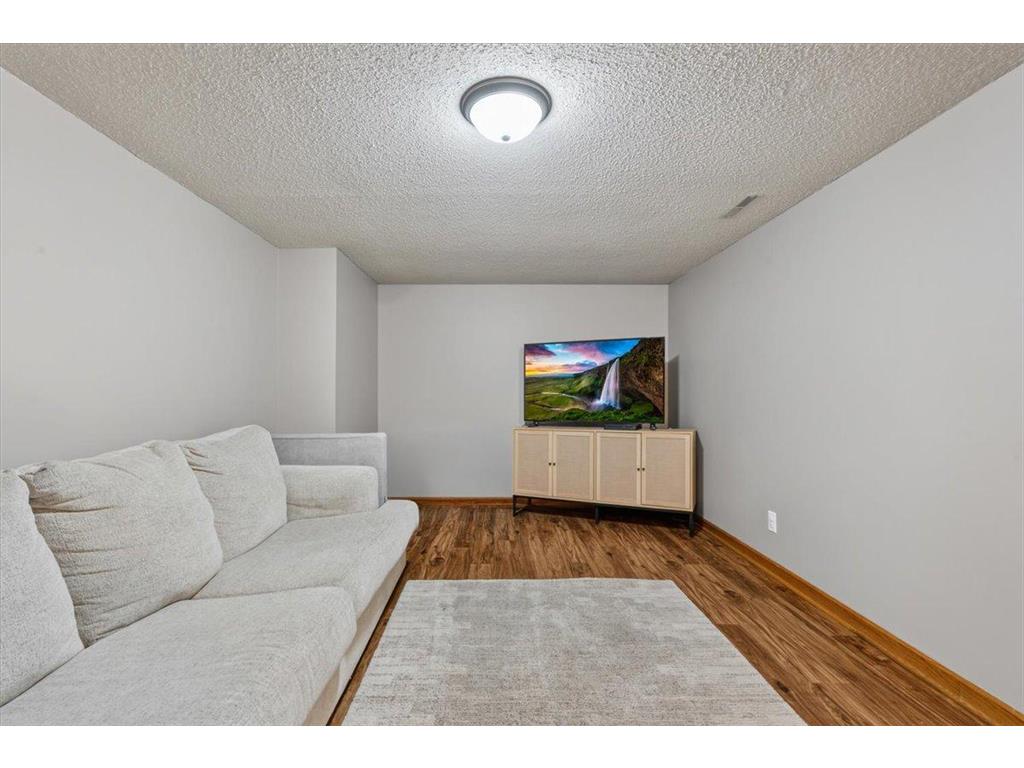 50105 75th Avenue Kenyon MN 55946 7080897 image23